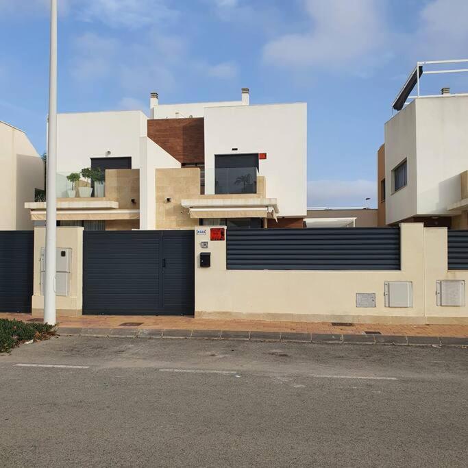Villa Lisa Haus Mit Eigenem Pool San Pedro del Pinatar Zewnętrze zdjęcie